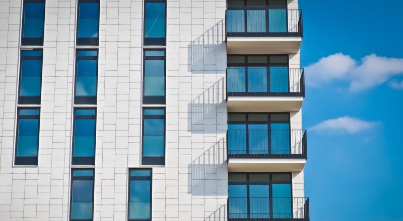 Spar penge på din næste maleropgave – ekspertråd om tilbudsjagt